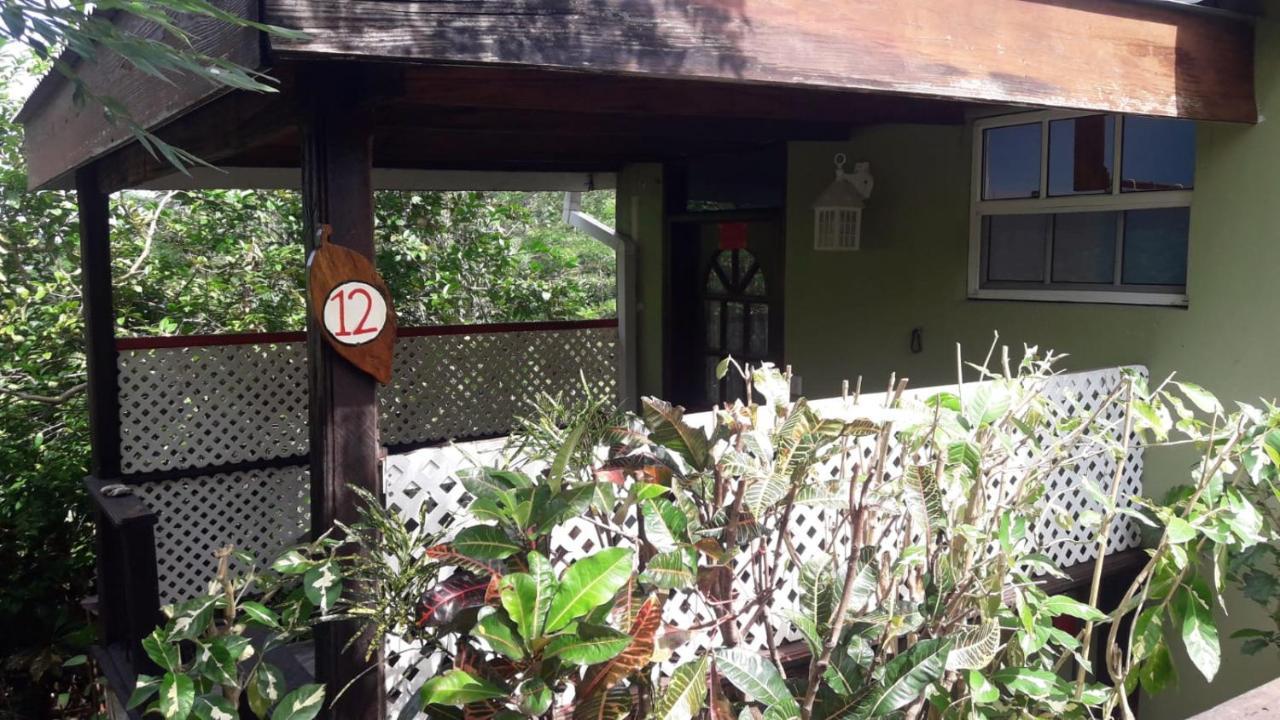 מאריגוט Hibiscus Valley Inn מראה חיצוני תמונה