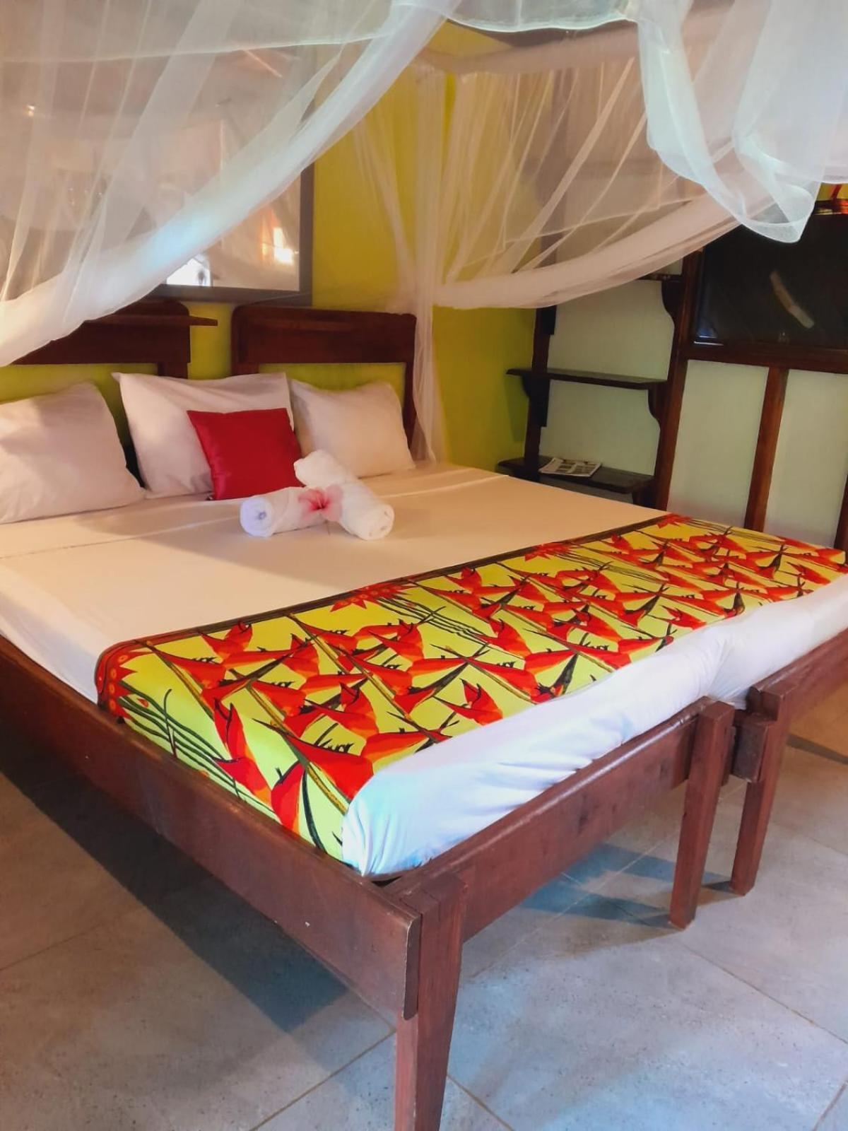 מאריגוט Hibiscus Valley Inn מראה חיצוני תמונה