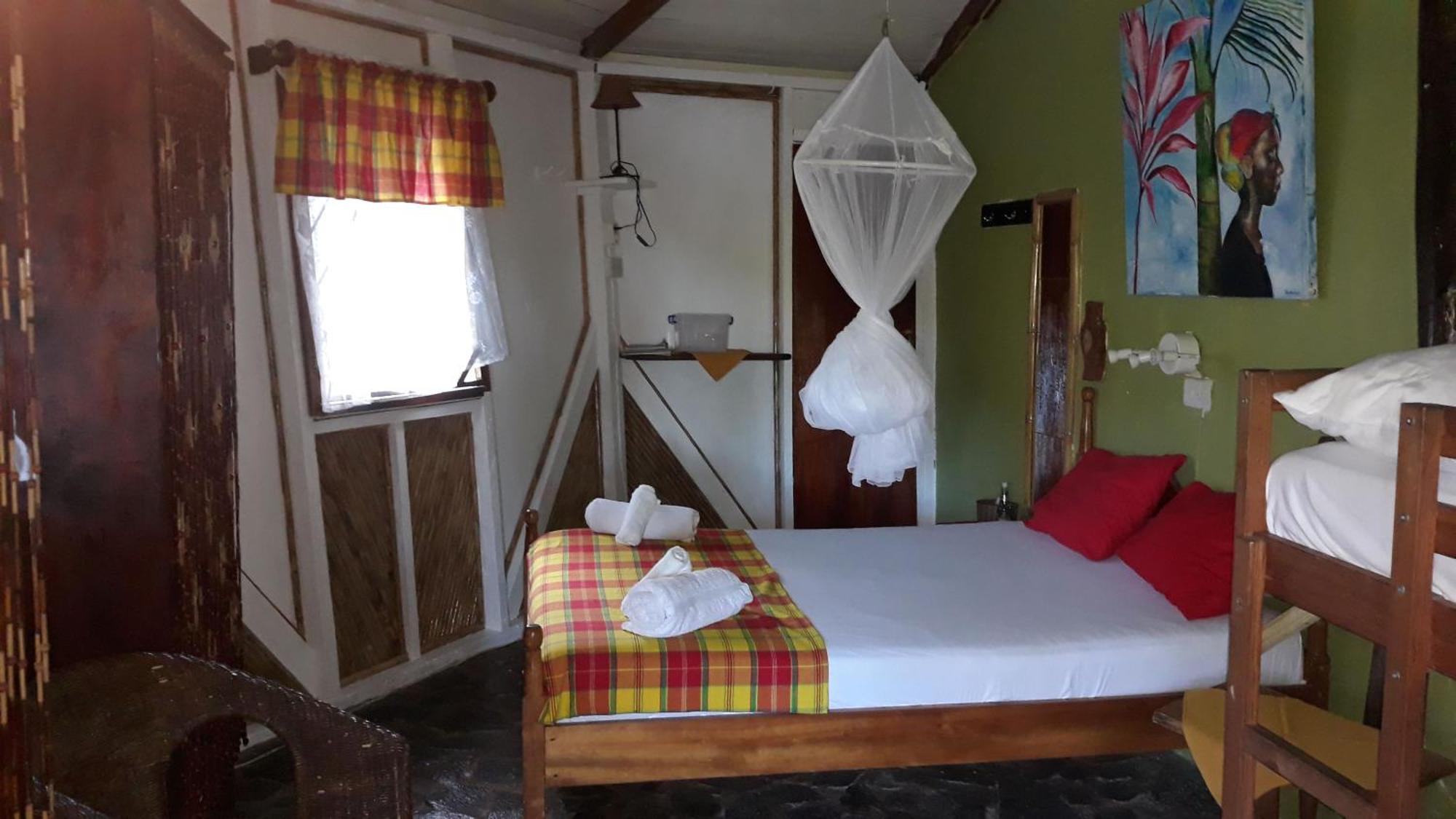 מאריגוט Hibiscus Valley Inn מראה חיצוני תמונה